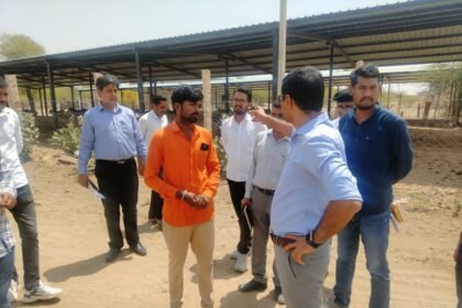 जिला कलक्टर यादव ने गिडा पहुंच किया जल जीवन मिशन के कार्यों का अवलोकन, गौशालाओं का लिया जायजा, पेयजल आपूर्ति सुचारू करने के लिए फील्ड स्टाफ निरंतर निगरानी रखें - जिला कलक्टर IMG 20250417 WA0008