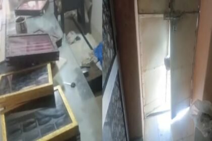 देवीकोट में ज्वेलरी शॉप से तीसरी बार चोरी, 10 लाख के गहने ले उड़े चोर – पुलिस की निष्क्रियता पर उठे तीखे सवाल Picsart 25 04 30 10 03 26 141