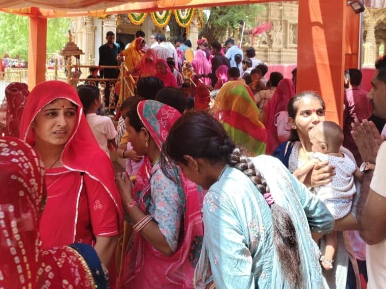 जसोलधाम में वैशाख शुक्ल त्रयोदशी महोत्सव: श्रद्धा, भक्ति और सेवा का ऐतिहासिक संगम, हजारों श्रद्धालुओं ने किए दिव्य दर्शन 1000926652