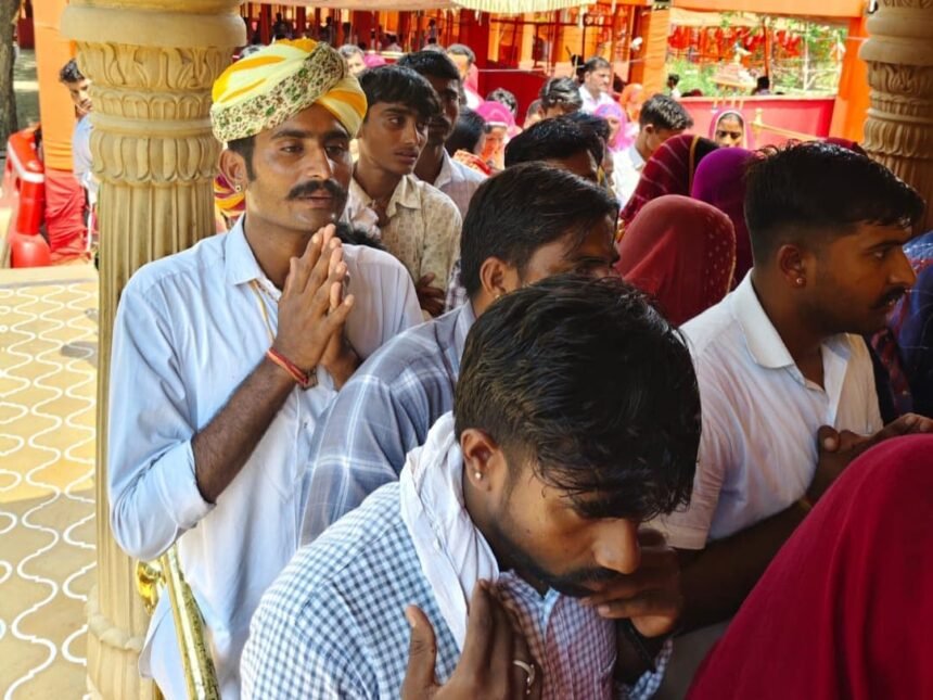 जसोलधाम में वैशाख शुक्ल त्रयोदशी महोत्सव: श्रद्धा, भक्ति और सेवा का ऐतिहासिक संगम, हजारों श्रद्धालुओं ने किए दिव्य दर्शन IMG 20250510 WA0159