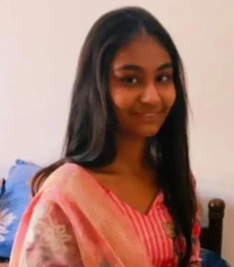 "मैं पास हो गई मां…" लेकिन यह आवाज अब सिर्फ यादों में गूंजती है जालोर की होनहार बेटी सपना ने 77% अंक पाए, मगर नतीजे से पहले ही इस दुनिया को अलविदा कह गई IMG 20250529 WA00501