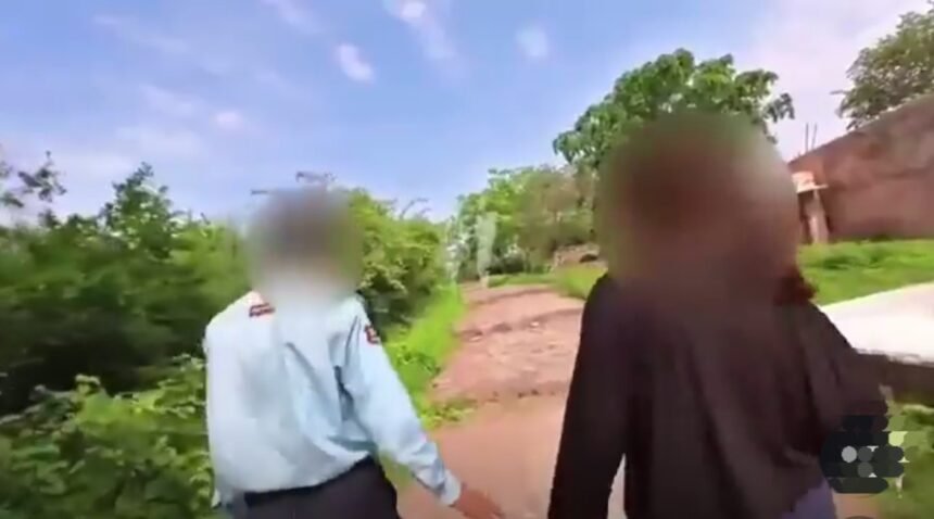जैसलमेर के बाद अब दौसा में वायरल हुआ युवती का नया वीडियो, 70 वर्षीय बुजुर्ग के साथ गंदी हरकत करते हुए बनाया था वीडियो IMG 20250517 182911