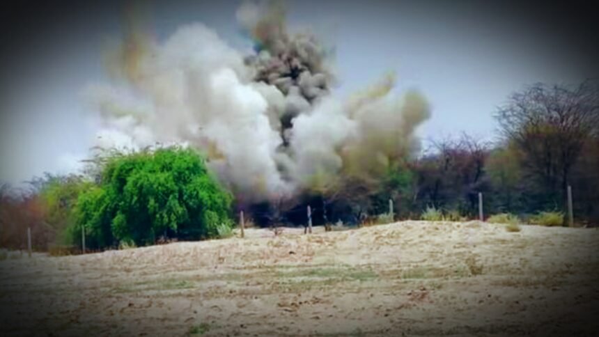 जैसलमेर में बम मिलने से हड़कंप, सेना ने मौके पर पहुंचकर किया डिफ्यूज | बॉर्डर इलाकों में फिर लौटी रौनक Picsart 25 05 12 20 09 27 601