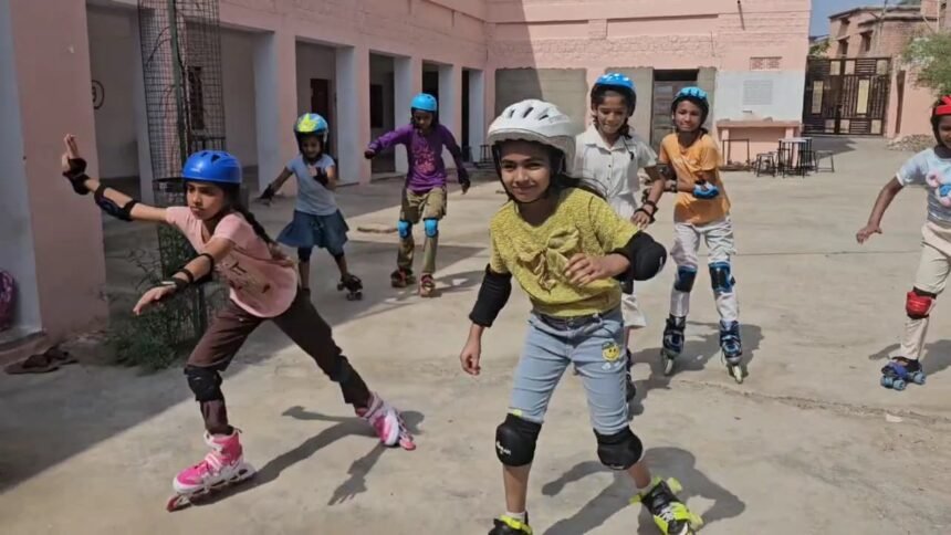 ग्रीष्मकालीन अवकाश में बालिकाओ को बनाया जा रहा है हुनरमंद, टीम बाड़मेर का निःशुल्क अभिरुचि प्रशिक्षण शिविर बेटियों को आ रहा है खूब रास 1002258360