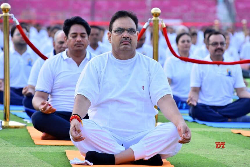 अंतरराष्ट्रीय योग दिवस पर जैसलमेर के खुहड़ी धोरों में मुख्यमंत्री करेंगे योग, तैयारियां युद्धस्तर पर जारी IMG 20250617 WA0036