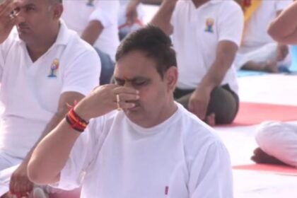 जैसलमेर: योग दिवस पर मुख्यमंत्री भजनलाल शर्मा ने खुहड़ी सैंड ड्यून्स में किया योगाभ्यास, IMG 20250621 WA0004