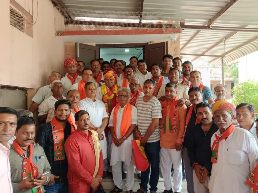 खारवाल ने संभाला बालोतरा पंचायत समिति प्रधान का पदभार, भाजपा कार्यकर्ताओं में हर्ष, ढोल-नगाड़ों के साथ हुआ स्वागत IMG 20250629 WA0017