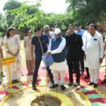 राज्यपाल हरिभाऊ बागड़े एक दिवसीय यात्रा पर पहुंचे बालोतराजिला स्तरीय अधिकारियों की बैठक कर दिये योजनाओं के प्रभावी क्रियान्वयन के निर्देशसमाज के अंतिम छोर पर खड़े व्यक्ति तक पहुंचे लाभ 1000579262