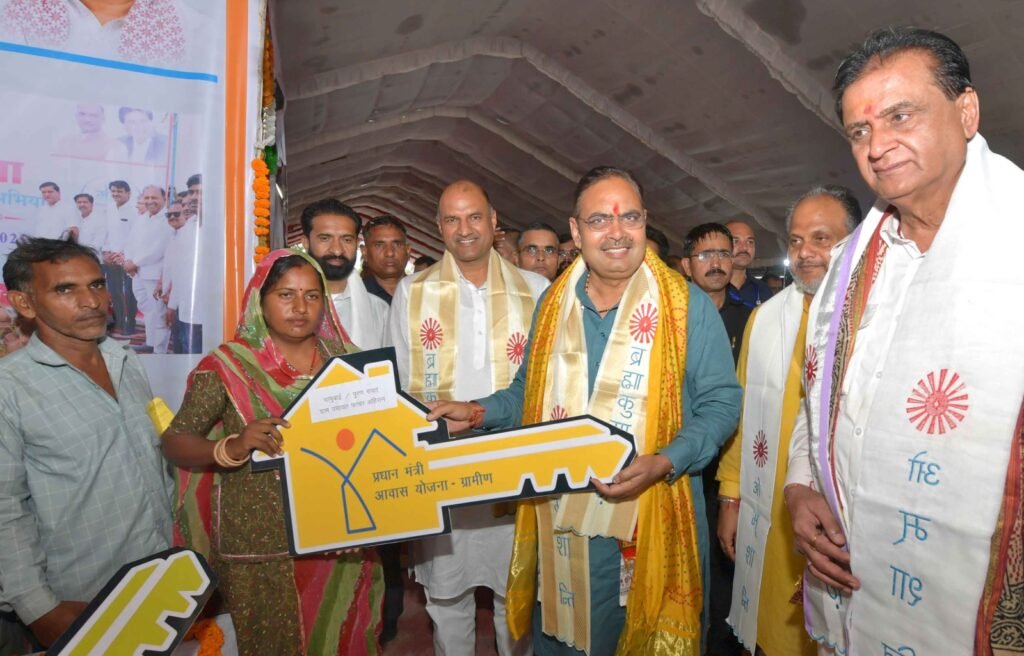 निंबाहेड़ा में लोकार्पण एवं शिलान्यास कार्यक्रम-राजस्थान लिख रहा विकास की नई गाथा, राज्य सरकार प्रदेश को बनाएगी समृद्ध और विकसित,200 विधानसभा क्षेत्रों का सर्वांगीण विकास हमारी प्राथमिकता- मुख्यमंत्री श्री भजनलाल शर्मा 2 निंबाहेड़ा में लोकार्पण एवं शिलान्यास कार्यक्रम-राजस्थान लिख रहा विकास की नई गाथा, राज्य सरकार प्रदेश को बनाएगी समृद्ध और विकसित,200 विधानसभा क्षेत्रों का सर्वांगीण विकास हमारी प्राथमिकता- मुख्यमंत्री श्री भजनलाल शर्मा 1001173363