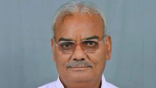 झालावाड़ में स्कूल की छत ढहने से बड़ा हादसा: पांच मासूमों की मौत, 30 से अधिक घायल; शिक्षा व्यवस्था पर फिर खड़े हुए सवाल 2 झालावाड़ में स्कूल की छत ढहने से बड़ा हादसा: पांच मासूमों की मौत, 30 से अधिक घायल; शिक्षा व्यवस्था पर फिर खड़े हुए सवाल 1001179925