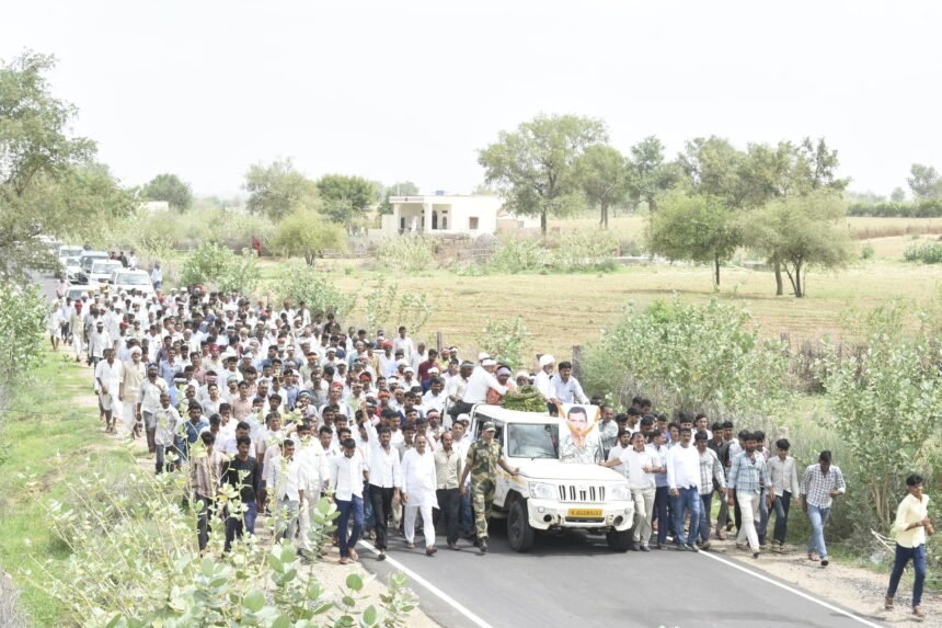 बालोतरा: सिणधरी के BSF हैड कांस्टेबल डालूराम शहीद पैतृक गांव होडू, में राजकीय सम्मान से किया अंतिम संस्कार IMG 20250709 WA0047