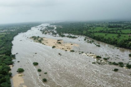 लूणी नदी का पानी समदड़ी पहुंचा, प्रशासन की चेतावनी- रपट से दूर रहें, नहाने से बचें, आवाजाही पर रहेगा पूर्ण प्रतिबंध inner 1723015237 1