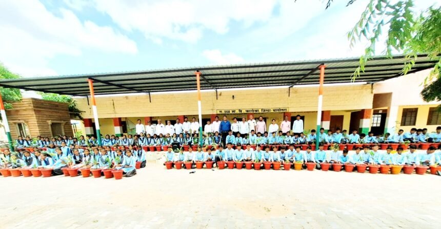 एक पेड़ माँ के नाम अभियान के तहत कालेवा राजकीय विद्यालय की अनूठी पहल 1000630980