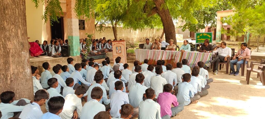 बालोतरा पुलिस ने जिले भर में चलाया ‘‘ऑपरेशन साईबर शील्ड ,विद्यालयों में साईबर जागरूकता को लेकर छात्र-छात्राओं से किया संवाद 1001232862