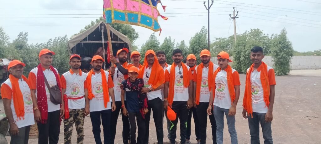 असाडा से रामदेवरा के लिए रवाना हुआ बाबा रामदेव मरुधर संघ का पैदल जत्था 1001245861