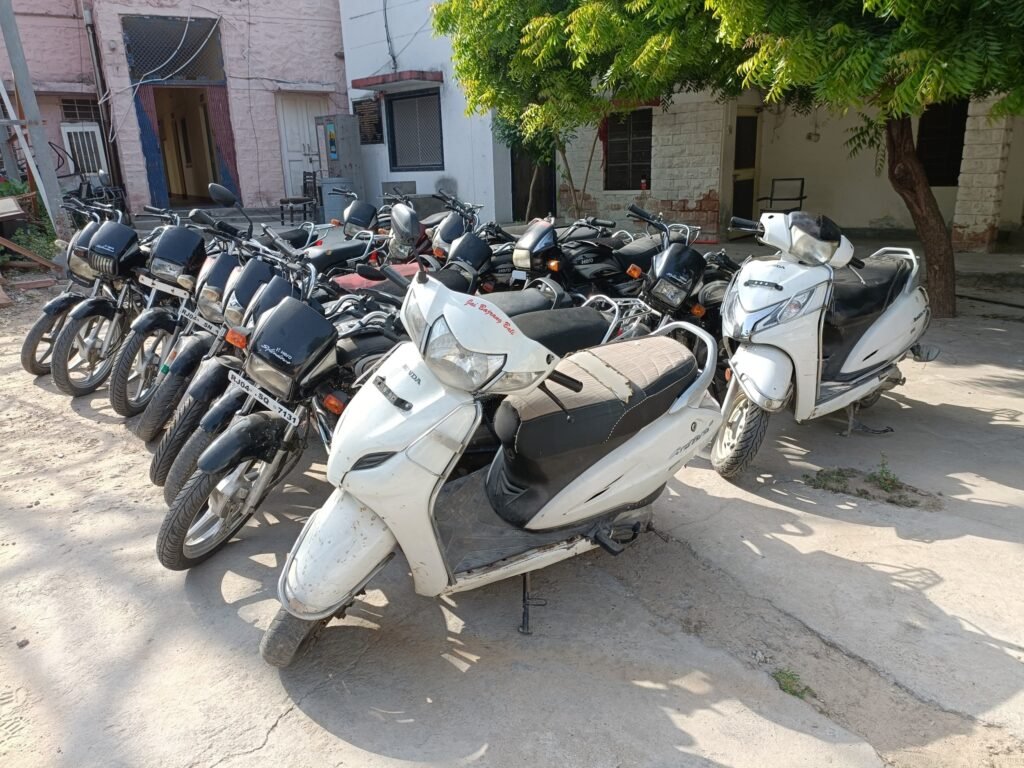 बालोतरा थाना द्वारा "ऑपरेशन अश्ववेग" के तहत दुपहिया वाहन चोर शातिर गैंग का पर्दाफाश, 15 वहान बरामद, 5 आरोपी गिरफ्तार 1001264078
