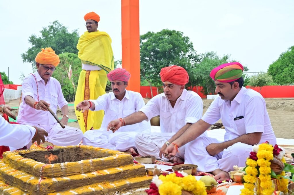 श्री रावल मल्लीनाथ जी मंदिर, मालाजाल के जीर्णोद्धार कार्यक्रम के अंतर्गत भव्य शिलान्यास कार्यक्रम सम्पन्न 1001271440