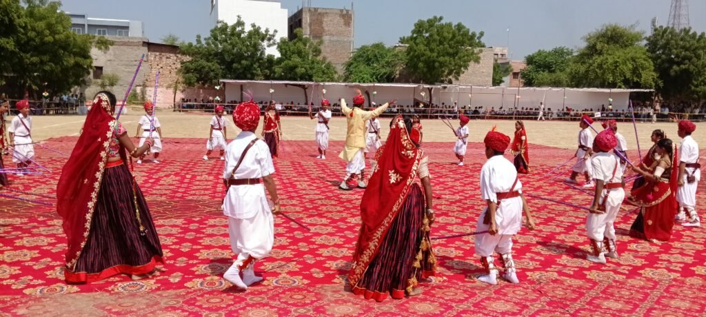 हर्षौल्लास के साथ 79 वें स्वतंत्रता दिवस पर जिला स्तरीय समारोह कार्यक्रम आयोजितजिला कलक्टर सुशील कुमार यादव ने किया ध्वजारोहणउत्कृष्ठ कार्य करने वाले कार्मिकों एवं समाजसेवियों को किया सम्मानित 1001275356