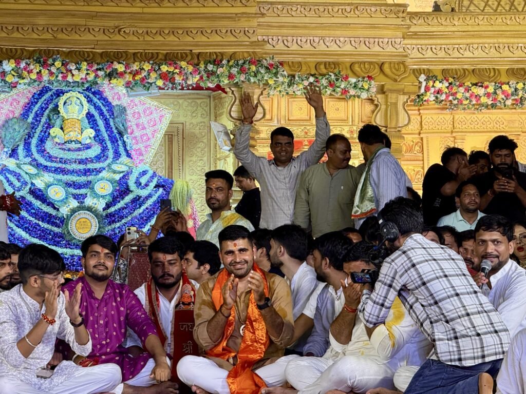 शिव विधायक रविन्द्र सिंह भाटी ने विभिन्न धार्मिक आयोजनों में भाग लेकर श्रद्धा और भक्ति के साथ मनाया श्रीकृष्ण जन्माष्टमी महोत्सव 1001287013