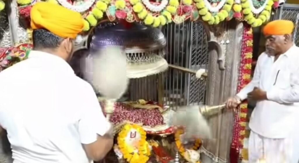 रामदेवरा मेला 2025: रोजाना 2 लाख से ज्यादा श्रद्धालु कर रहे दर्शन, कतारों के ऊपर बनाई गई पुलिया देखे... 1001306529