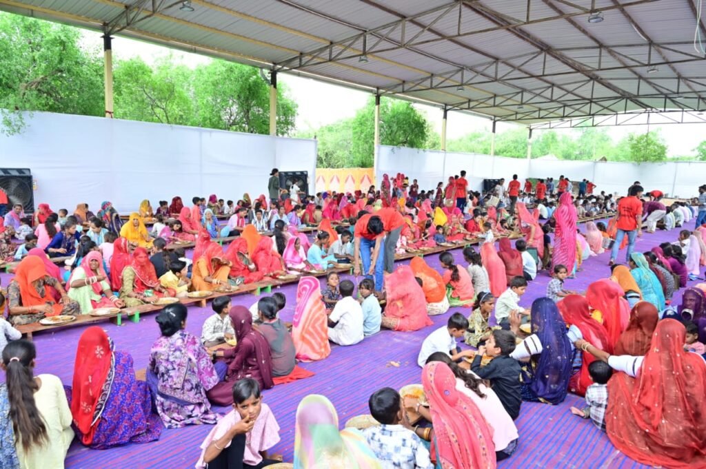 भादवा बीज पर तिलवाड़ा में आयोजित हुए धार्मिक अनुष्ठान, ध्वजारोहण और अष्टप्रकृति महायज्ञ 1001321854