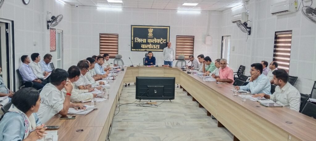 बालोतरा लूणी नदी में श्रद्धालुओं से भरी बोलेरो बह गई, मां और दो बेटियों की मौत, तीन लापता 1001328220