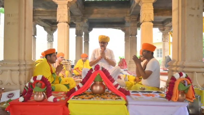 श्री राणीसा भटियाणीसा जन्मोत्सव महोत्सव सम्पन्न उत्कृष्ट, अद्वितीय, अविस्मरणीय एवं ऐतिहासिक कार्यक्रमों का सफल आयोजन 4 श्री राणीसा भटियाणीसा जन्मोत्सव महोत्सव सम्पन्न उत्कृष्ट, अद्वितीय, अविस्मरणीय एवं ऐतिहासिक कार्यक्रमों का सफल आयोजन 1001339247