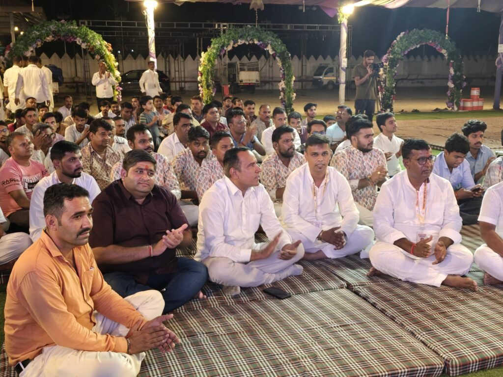 एक शाम बाबा श्याम और सालासर बालाजी के नाम, भक्ति संध्या में झूमे भक्त, विधायक बोले- खाटूश्यामजी मंदिर निर्माण में हर कदम पर साथ 4 एक शाम बाबा श्याम और सालासर बालाजी के नाम, भक्ति संध्या में झूमे भक्त, विधायक बोले- खाटूश्यामजी मंदिर निर्माण में हर कदम पर साथ 1001343717 1