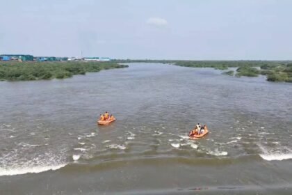 बालोतरा: लूणी नदी हादसा : जसोल दर्शन के लिए निकला परिवार हादसे का शिकार, मां-बेटियों की मौत, 24 घंटे बाद भी तीन लापता FB IMG 1756363523519