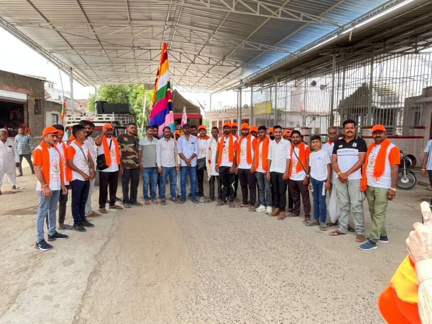 असाडा से रामदेवरा के लिए रवाना हुआ बाबा रामदेव मरुधर संघ का पैदल जत्था IMG 20250809 WA0034