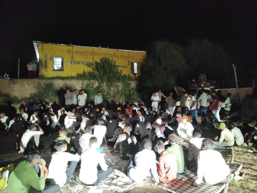 जहरीला पानी घुसा गांव-गांव, फसलें चौपट; न्याय की मांग को लेकर ग्रामीण धरने पर IMG 20250812 WA0088