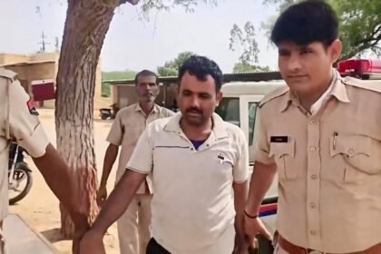 जैसलमेर में संदिग्ध युवक गिरफ्तार; मोबाइल से पाकिस्तानी नंबर मिले, पूछताछ कर रही जांच एजेंसियां IMG 20250820 WA0023