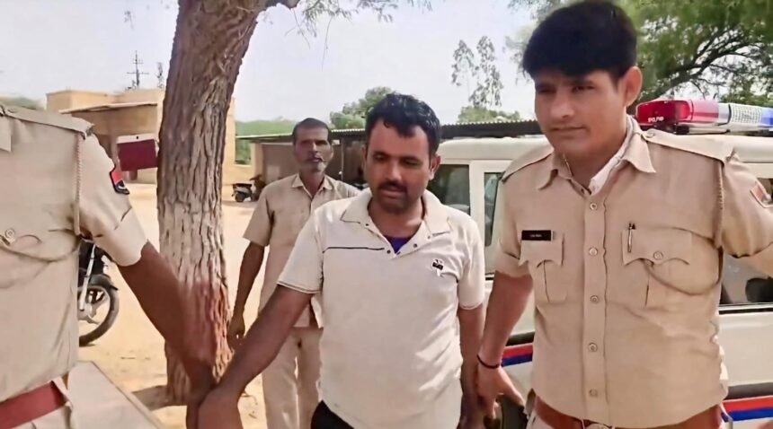 जैसलमेर में संदिग्ध युवक गिरफ्तार; मोबाइल से पाकिस्तानी नंबर मिले, पूछताछ कर रही जांच एजेंसियां IMG 20250820 WA0023