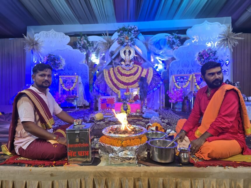 एक शाम बाबा श्याम और सालासर बालाजी के नाम, भक्ति संध्या में झूमे भक्त, विधायक बोले- खाटूश्यामजी मंदिर निर्माण में हर कदम पर साथ IMG 20250831 WA0073