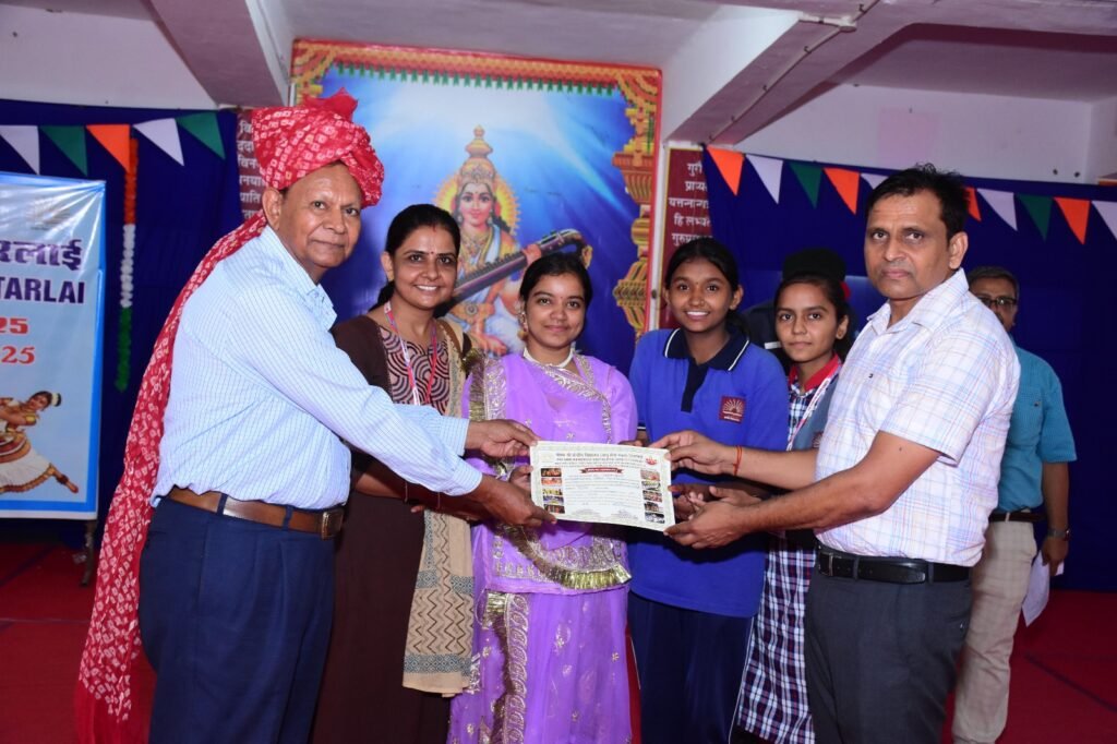 सुर, ताल और रंगों के संगम के साथ राष्ट्रीय एकता पर्व का समापन WhatsApp Image 2025 08 22 at 17.29.58 2