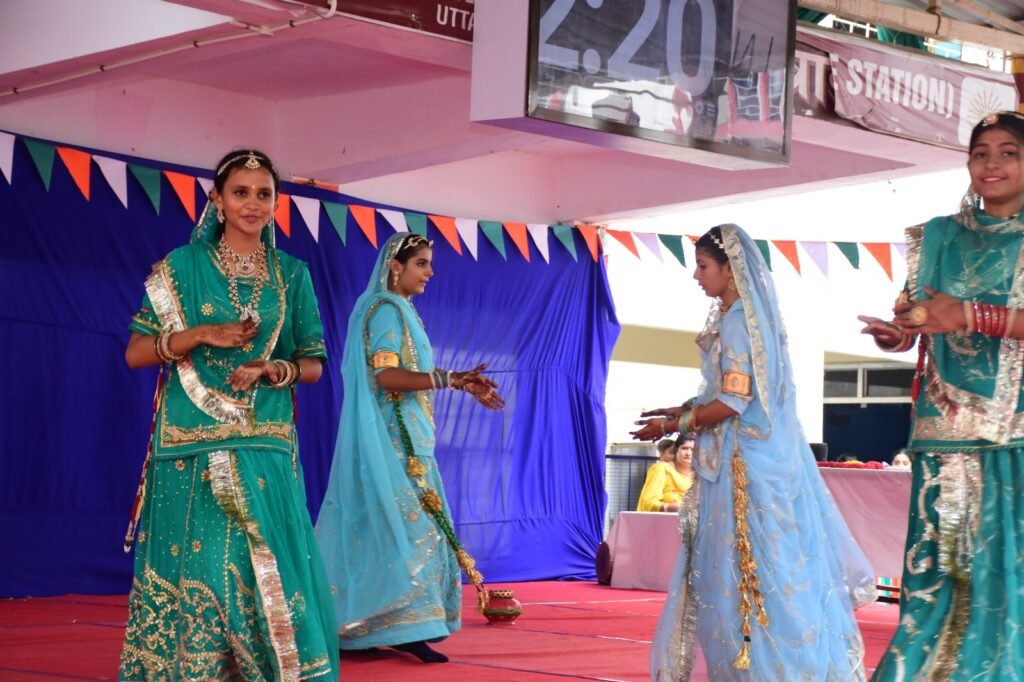 सुर, ताल और रंगों के संगम के साथ राष्ट्रीय एकता पर्व का समापन WhatsApp Image 2025 08 22 at 17.31.41