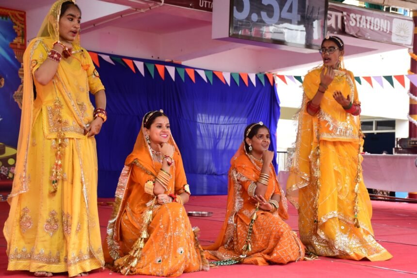 सुर, ताल और रंगों के संगम के साथ राष्ट्रीय एकता पर्व का समापन WhatsApp Image 2025 08 22 at 17.33.07