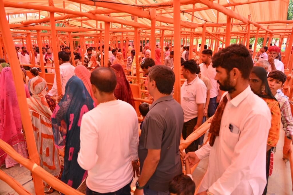 जसोलधाम में उमड़ा श्रद्धा का सैलाब, जिला प्रशासन ने जसोलधाम की व्यवस्थाओं का लिया जायजा और बनाई पुख्ता व्यवस्थाओं की योजना 4 जसोलधाम में उमड़ा श्रद्धा का सैलाब, जिला प्रशासन ने जसोलधाम की व्यवस्थाओं का लिया जायजा और बनाई पुख्ता व्यवस्थाओं की योजना 1001354187