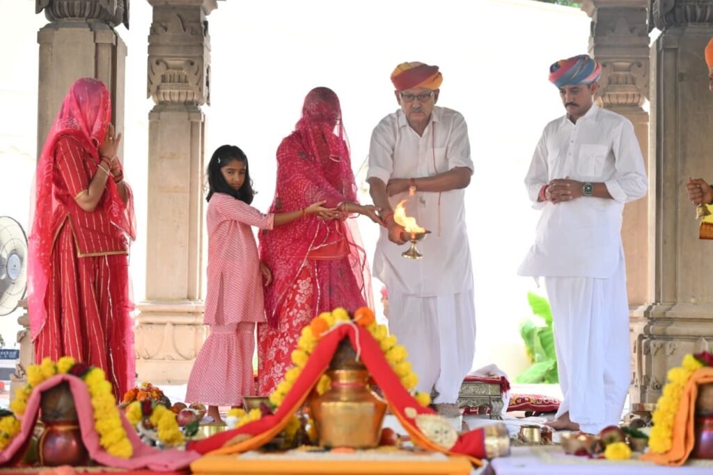 आस्था, श्रद्धा और भक्ति के केंद्र जसोलधाम में त्रयोदशी पर्व पर उमड़ा भक्तों का सैलाब 4 आस्था, श्रद्धा और भक्ति के केंद्र जसोलधाम में त्रयोदशी पर्व पर उमड़ा भक्तों का सैलाब 1001368204