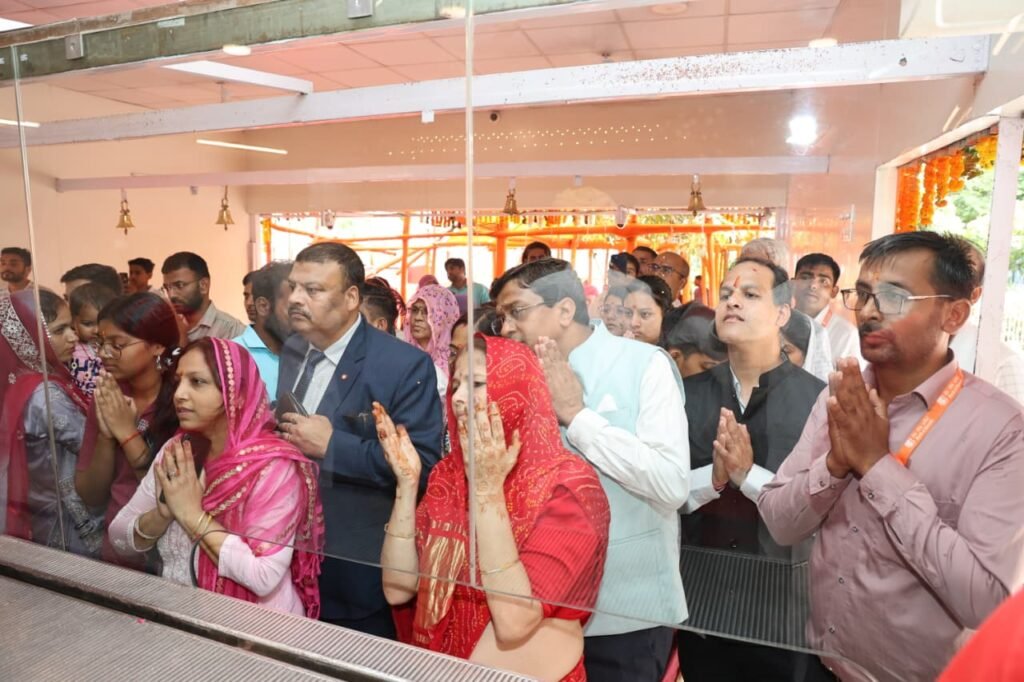 जसोलधाम में शारदीय नवरात्रा पर्व का शुभारंभ,विधि-विधान से हुई घट स्थापना, भक्तों की लगी लंबी कतारें 1001440055