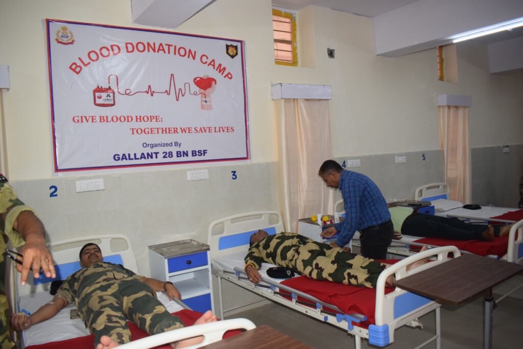 रक्तदान शिविर में 66 प्रहरियों ने किया रक्तदान,राष्ट्रीय स्वैच्छिक रक्तदान दिवस के उपलक्ष्य में रक्तदान शिविर आयोजित 1001465440