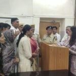 पति-पत्नी पर थाने में बरसे लात-घूंसे और बेल्ट-डंडे, बेटी को कमरे में बंद कर पीटा… कलेक्टर टीना डाबी भी रह गईं हैरान IMG 20250917 WA0036