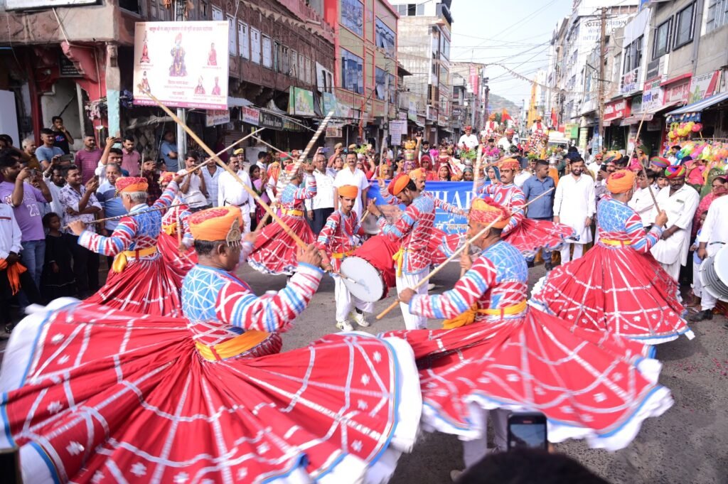 थार महोत्सव का रंगारंग आगाज: रंग रेगिस्तान की थीम पर शोभायात्रा के साथ दो दिवसीय थार महोत्सव की शुरूआत 1001512889