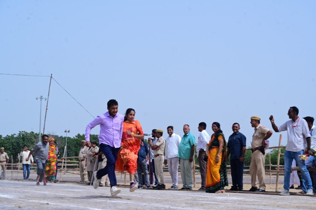 थार महोत्सव का रंगारंग आगाज: रंग रेगिस्तान की थीम पर शोभायात्रा के साथ दो दिवसीय थार महोत्सव की शुरूआत 1001512896