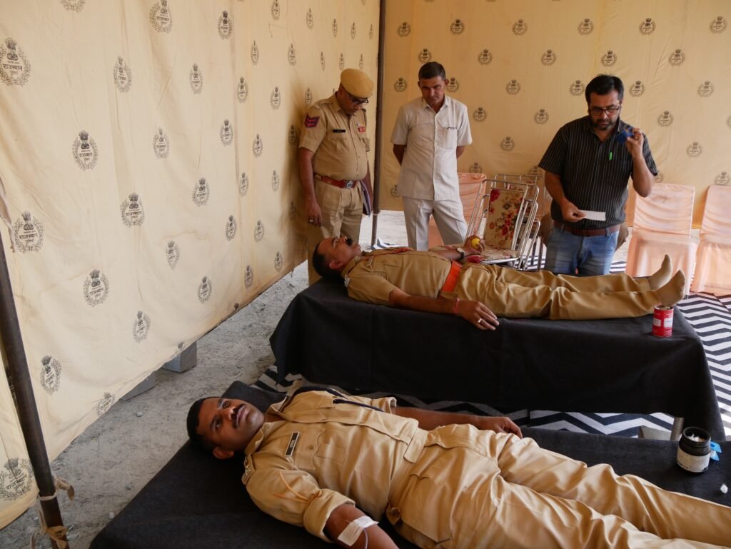 पुलिस अधीक्षक कार्यालय में पुलिस शहीद दिवस कार्यक्रम आयोजित, जवानों, सेवानिवृत अधिकारी/कर्मचारीगण एवं शहीदों के परिवारजन ने पुष्प अर्पित कर दी श्रद्धांजलि 1001564637