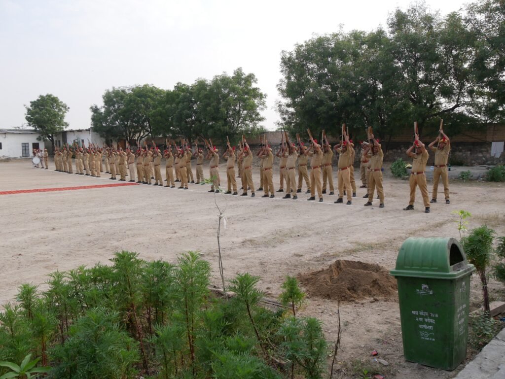 पुलिस अधीक्षक कार्यालय में पुलिस शहीद दिवस कार्यक्रम आयोजित, जवानों, सेवानिवृत अधिकारी/कर्मचारीगण एवं शहीदों के परिवारजन ने पुष्प अर्पित कर दी श्रद्धांजलि 1001564647