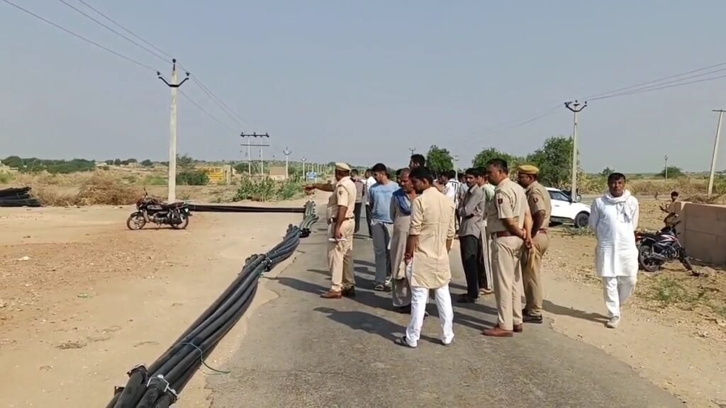 दिवाली की रात व्यापारी और मुनीम की धारदार हथियार से हत्या, नई मंडी में मिला खून से सना शव 1001565149