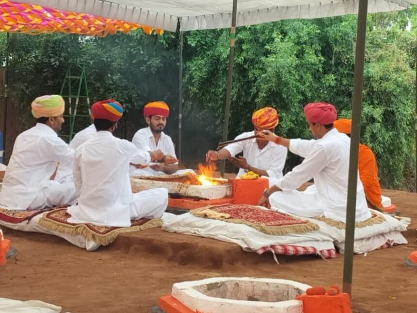 पालिया धाम तिलवाड़ा : श्री राणी रूपादे जी मंदिर परिसर में त्रिदेव मंदिरों का भव्य शिलान्यास सम्पन्न IMG 20251006 WA0087