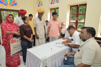 जसोलधाम में 2 दिवसीय निःशुल्क मेडिकल कैंप का भव्य समापन, 537 मरीजों को मिला उपचार, दवा, दुआ और माँ जसोल का पावन प्रसाद IMG 20251012 WA0071