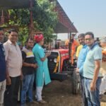 दीपावली पर समाजसेवी सत्यनारायण पोद्दार का अनूठा उपहार, गौसेवा के लिए अन्नपूर्णा गौशाला को भेंट किया ट्रैक्टर IMG 20251019 WA0053
